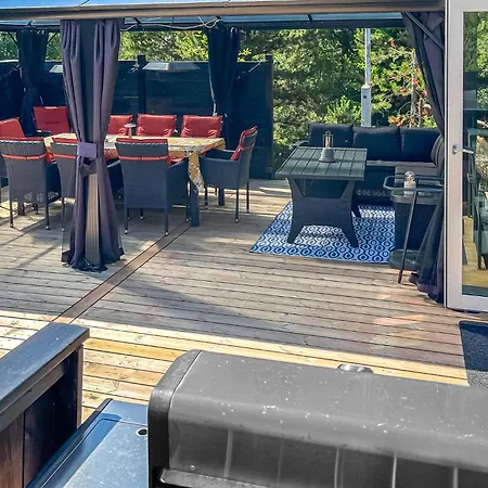 Hébergement de vacances 4 Bedroom Stunning In Hals