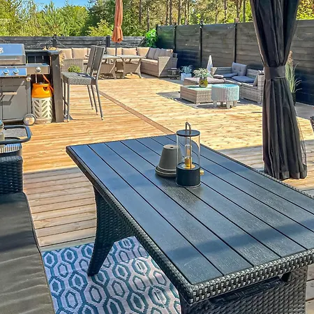 4 Bedroom Stunning In Hébergement de vacances