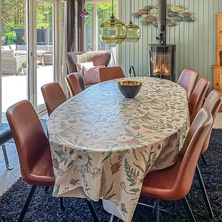 4 Bedroom Stunning In Hébergement de vacances